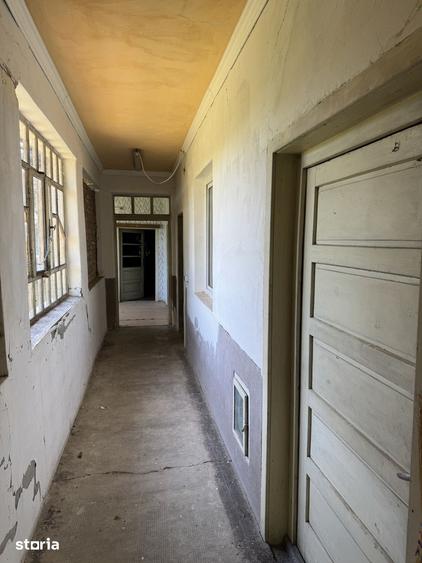 Casă cu 3 camere cu Teren 3649 Mp în Păulești