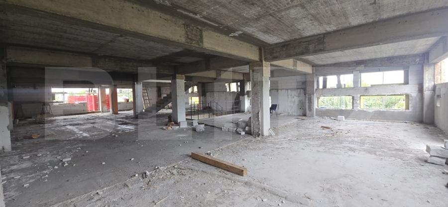 Spațiu comercial, de 893 mp, în Cornitoiu
