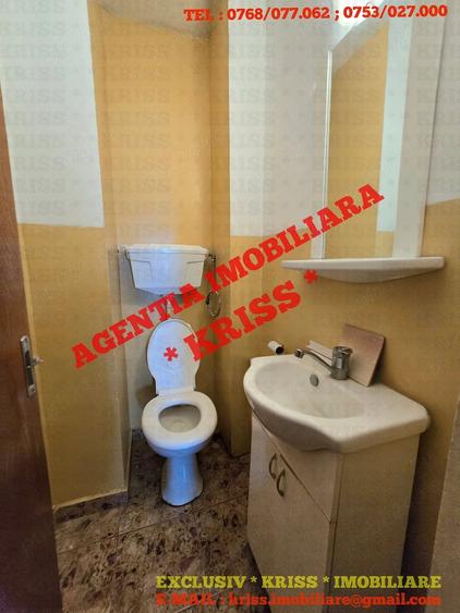 Apartament cu 4 camere decomandat în Negru Vodă