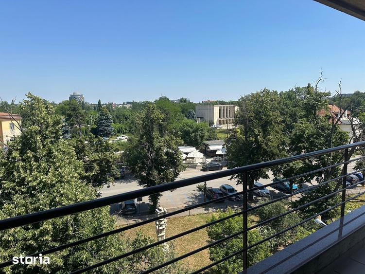 Apartament cu 5 camere în Arcul de Triumf
