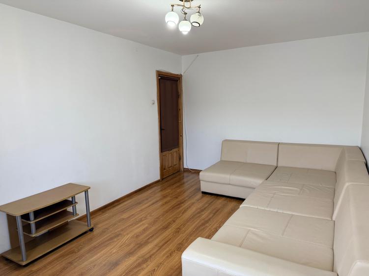Apartament cu 2 camere decomandat în Micro 17