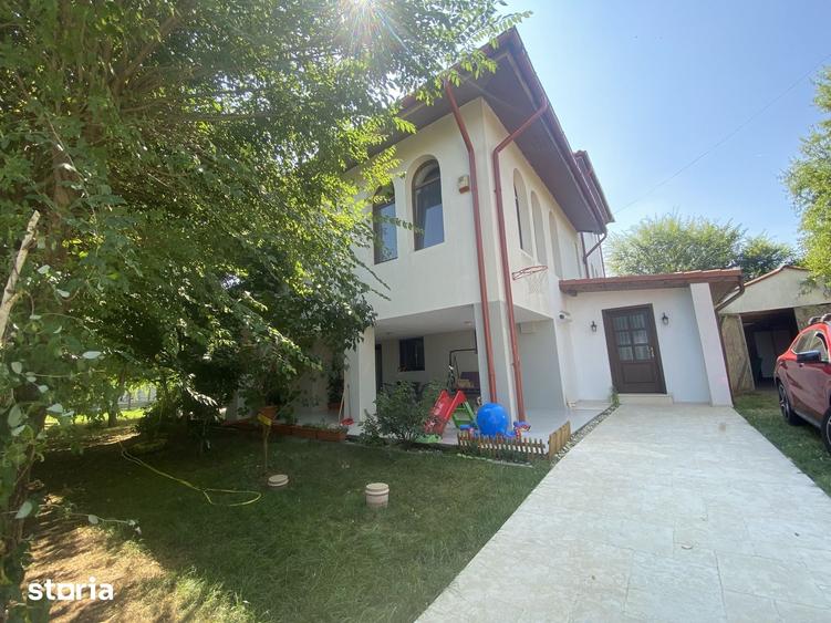 Casă cu 6 camere cu Teren 1000 Mp în Snagov