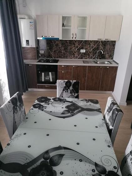 Apartament cu 2 camere semidecomandat, mobilat în Central