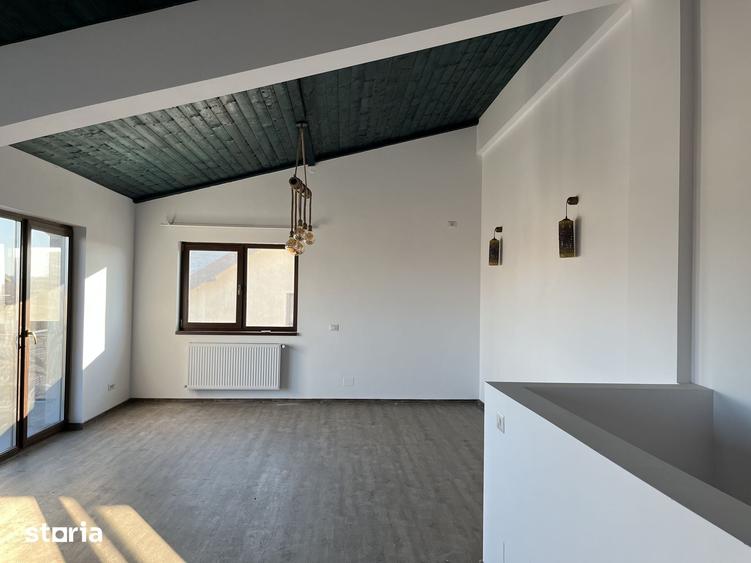 Casă cu 5 camere cu Teren 250 Mp în Central