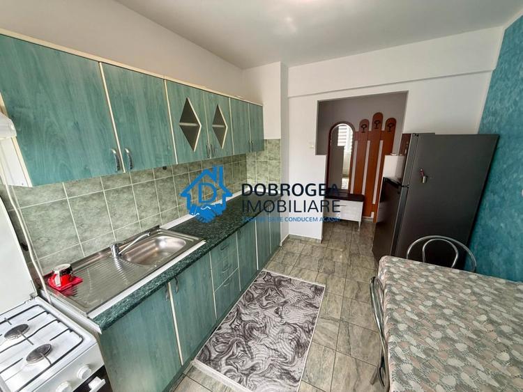 Apartament cu 2 camere decomandat, mobilat în Central