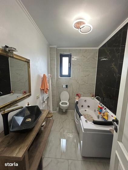 Casă cu 4 camere cu Teren 325 Mp în Podu Roș