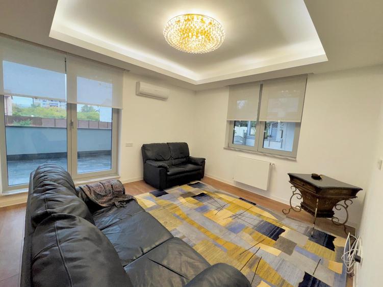 Apartament cu 3 camere decomandat în Dămăroaia
