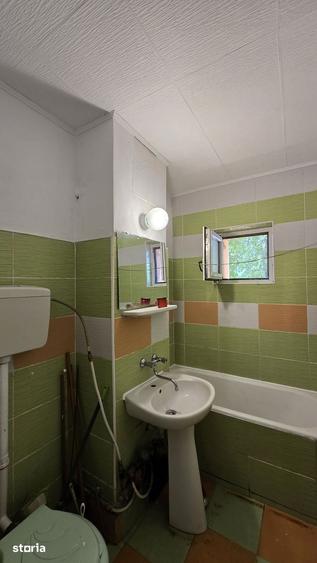 Apartament cu 3 camere decomandat în Vitrometan