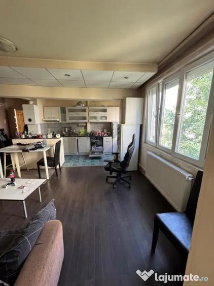 Apartament cu 2 camere semidecomandat în Central