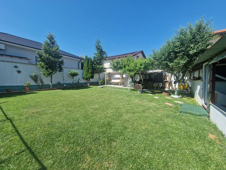Casă individuală cu 4 camere cu Canalizare în Valu lui Traian