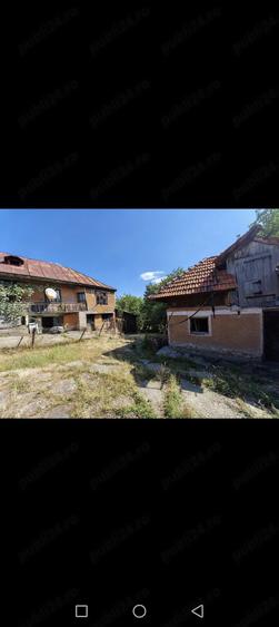 Casă cu Teren 1577 Mp în Horezu