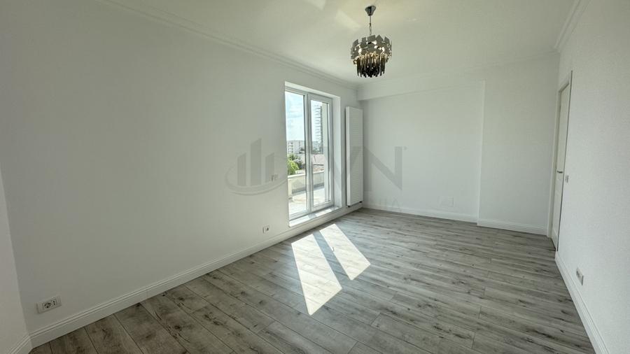 Apartament cu 3 camere decomandat în Bucur Obor