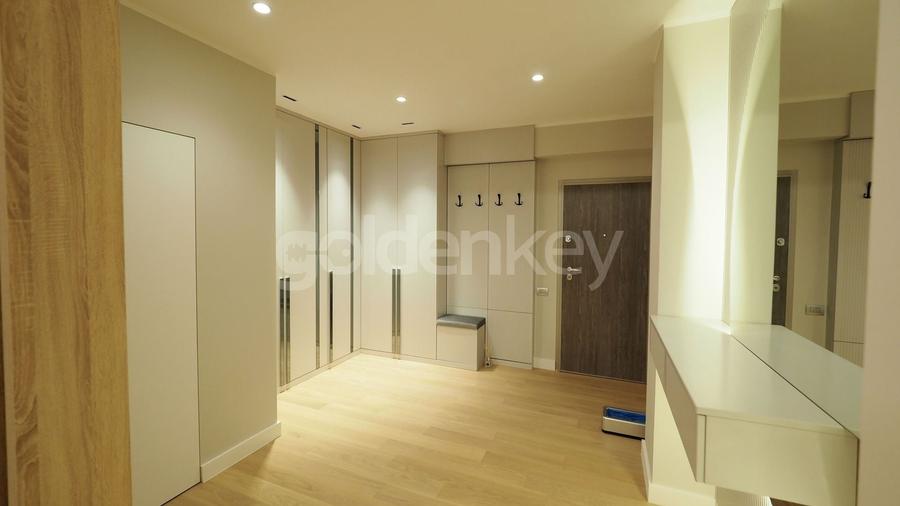 Apartament cu 4 camere decomandat, mobilat în Herăstrău