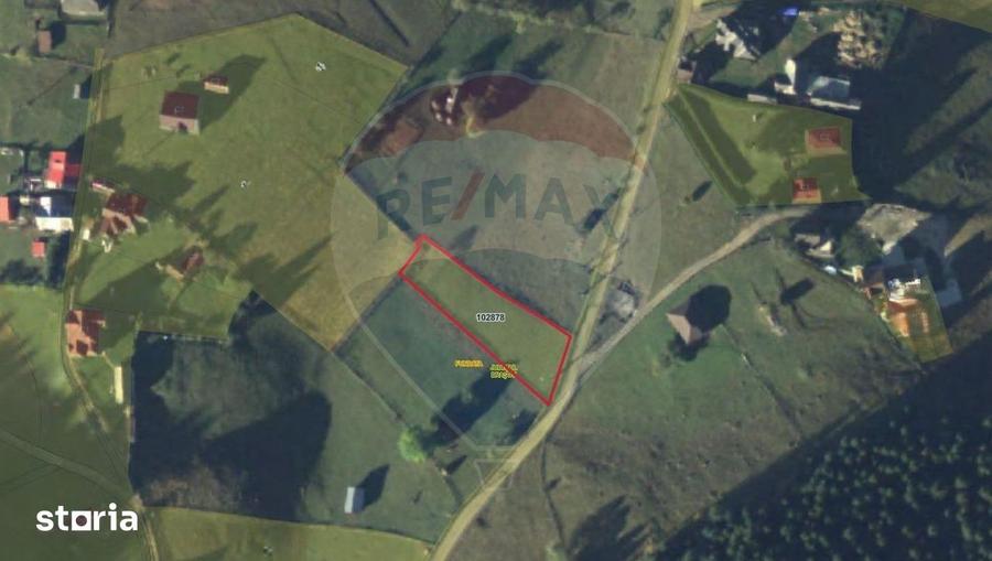 Teren de 1380 mp, în Fundata
