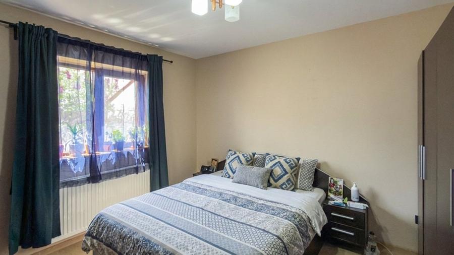 Casă cu 6 camere cu Teren 400 Mp în Pantelimon