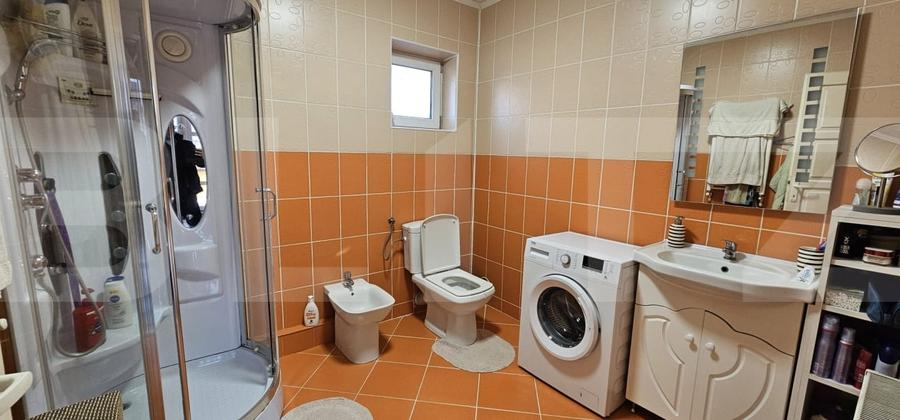 Casă individuală cu 4 camere cu Canalizare în Sâncraiu
