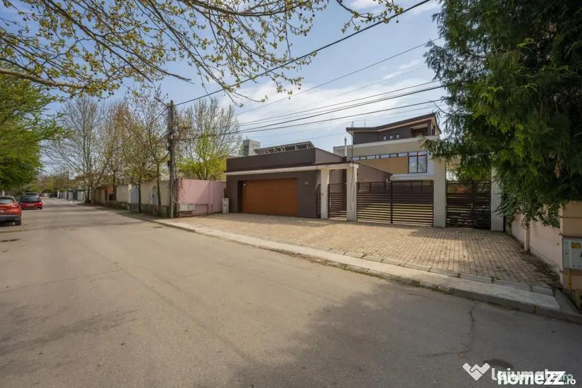 Casă cu 7 camere cu Teren 1182 Mp în Mogoșoaia
