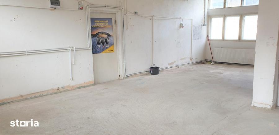 Spațiu comercial, de 80 mp, în Bartolomeu