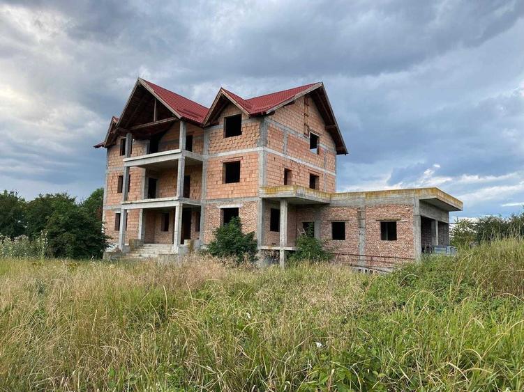 Casă cu 4 camere în Criș