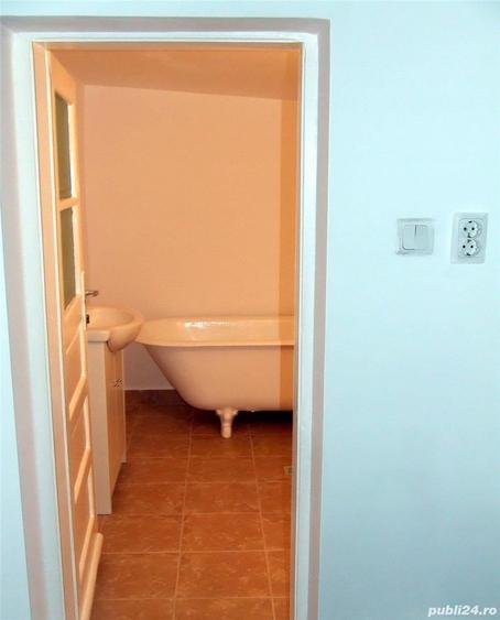Casă cu 5 camere cu Teren 3610 Mp în Central