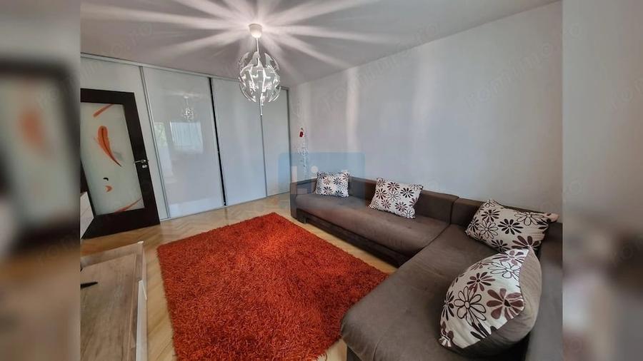 Apartament cu 3 camere decomandat în Zorilor