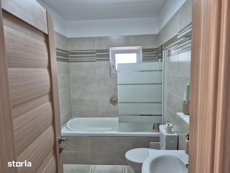 Casă cu 4 camere cu Teren 190 Mp în Domnești