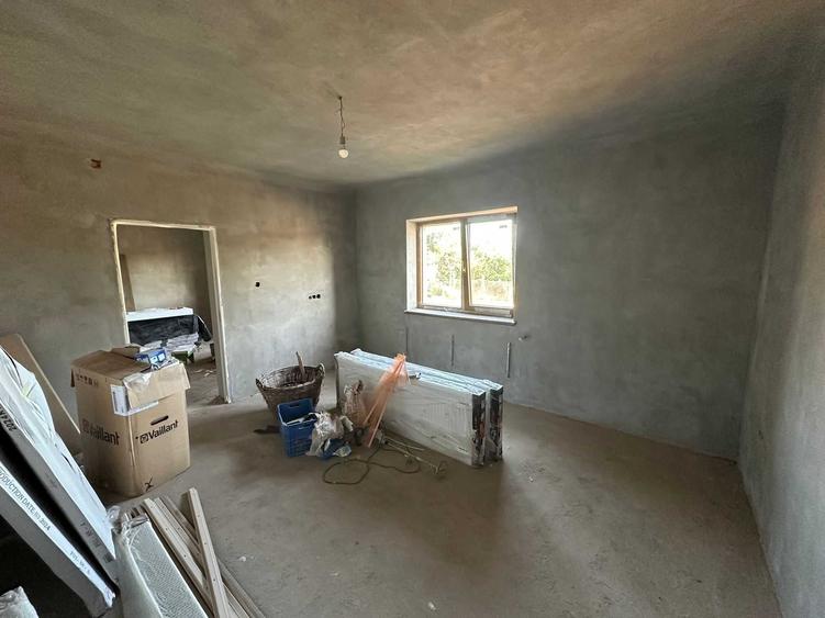 Casă cu 2 camere în Borș
