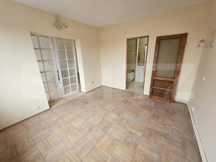 Apartament cu 2 camere semidecomandat în Hunedoara