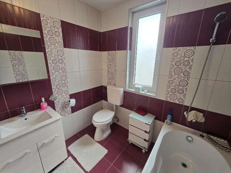 Duplex cu 3 camere cu Canalizare în Florești