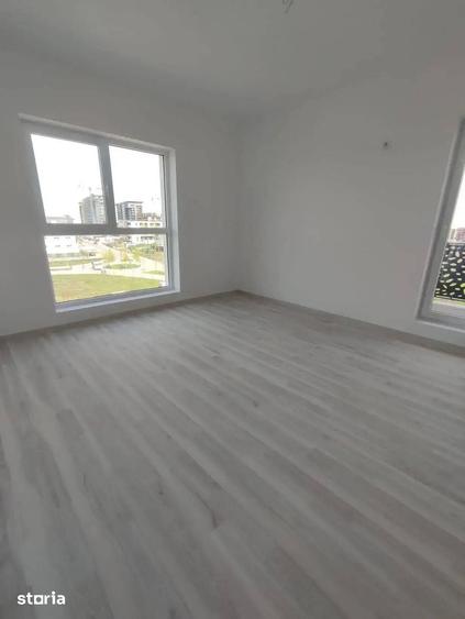 Apartament cu 3 camere decomandat în Industriilor