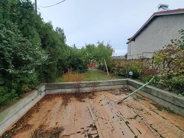 Casă individuală cu 3 camere cu Canalizare în Central