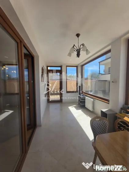 Casă cu 7 camere cu Teren 1642 Mp în Poiana