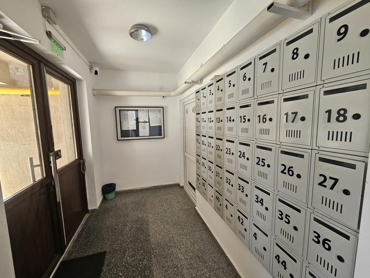 Apartament cu 2 camere decomandat în Dobroești
