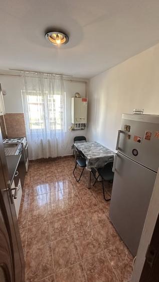 Garsonieră decomandată, mobilată în Florești