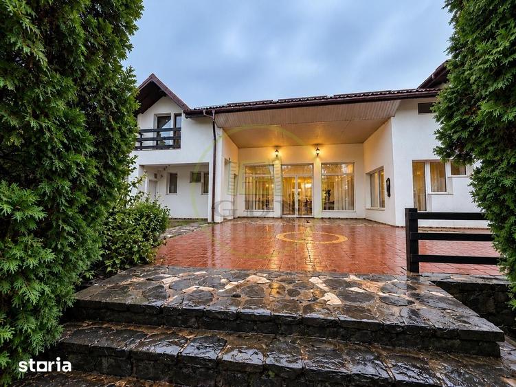 Casă cu 8 camere cu Teren 2732 Mp în Corbeanca