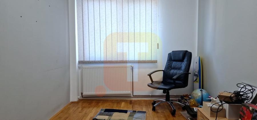 Apartament cu 3 camere decomandat, mobilat în Ultracentral