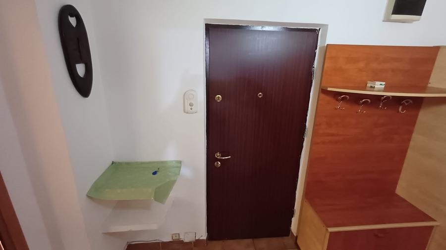 Apartament 2 camere, str. Dunavat, et. 3/4 - 5