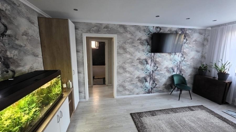 Apartament cu 3 camere semidecomandat în Tătărași