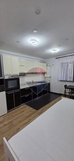 Garsonieră decomandată în Central