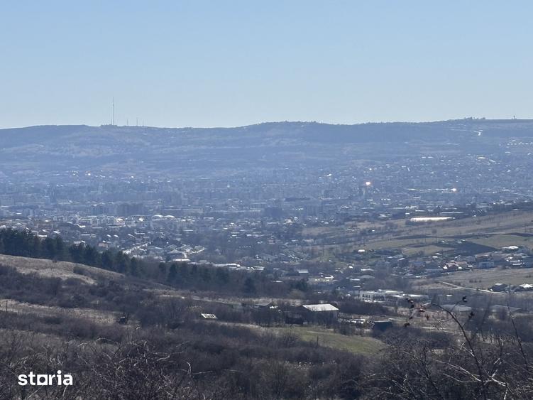 Teren de 1000 mp, în Iris