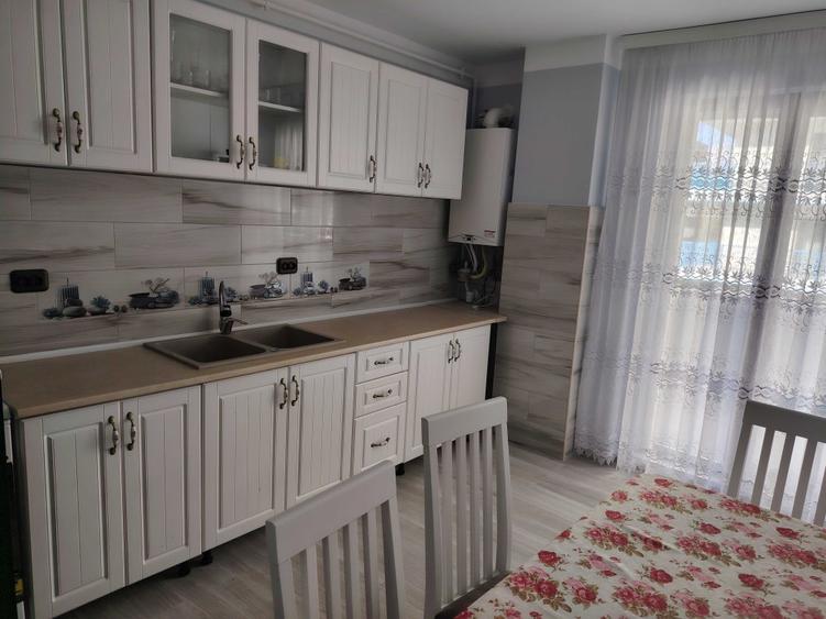 Apartament cu 2 camere decomandat în Florești