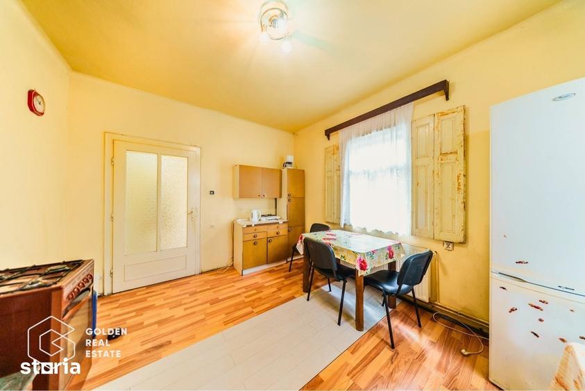 Casă cu 5 camere cu Teren 2880 Mp în Zimandu Nou