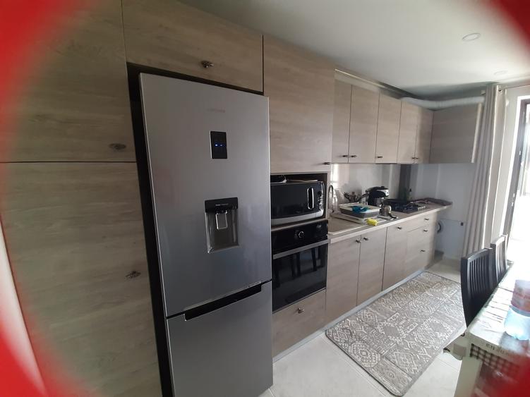 Apartament cu 2 camere decomandat, mobilat în Carrefour