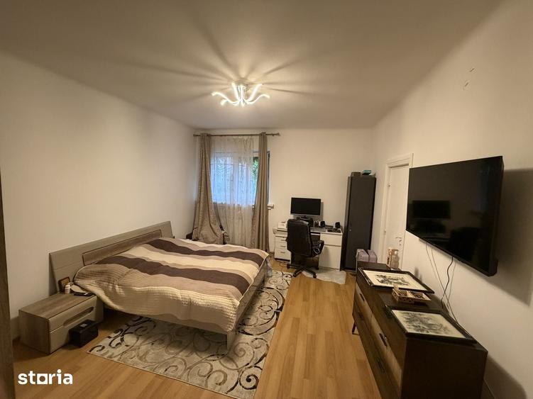 Apartament cu 3 camere semidecomandat în Gara de Nord