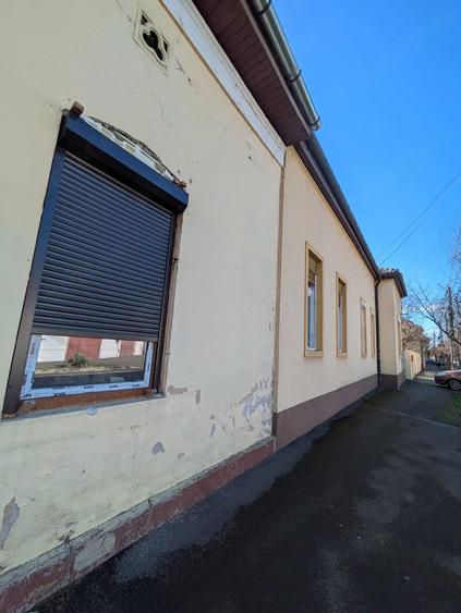 Casă cu 2 camere cu Teren 75 Mp în Central