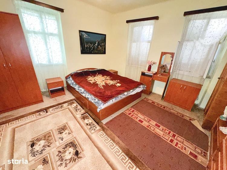 Casă cu 2 camere cu Teren 1384 Mp în Alma