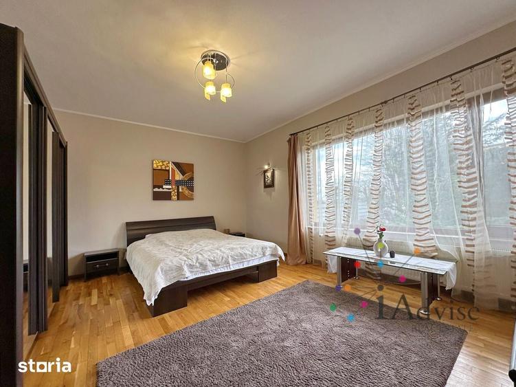 Casă cu 5 camere cu Teren 1500 Mp în Hălchiu