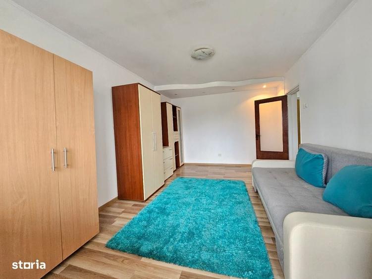 Apartament cu 3 camere decomandat în Găvana