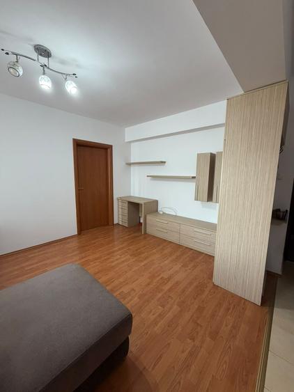 Apartament cu 2 camere decomandat în Exterior Vest