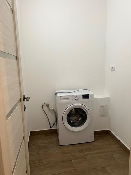 Apartament cu 3 camere decomandat în Exterior Vest